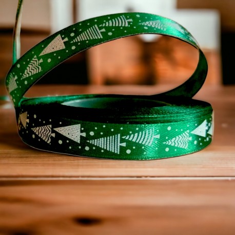 Tasiemka SATYNOWA ZIELONA z nadrukiem choinek 12mm/23mb