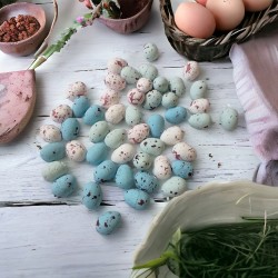 Jajka pastelowe błękity nakrapiane 2,5x1,8 cm - 50 szt