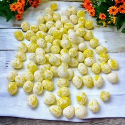 Mini jajka pastelowe żółto-białe 1,5x1,8 cm - 100 szt