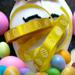 Tasiemka SATYNOWA w pisanki żółta 12mm 23mb