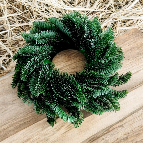 Wianek świerkowy, wieniec baza z igliwia lekko bielona, 36 cm