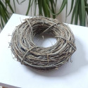 Wianek wyplatany z gałązek 25cm