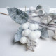 Zimowa omszała gałązka jagódki i ostrokrzew - 53cm - BIAŁA - ECE1734